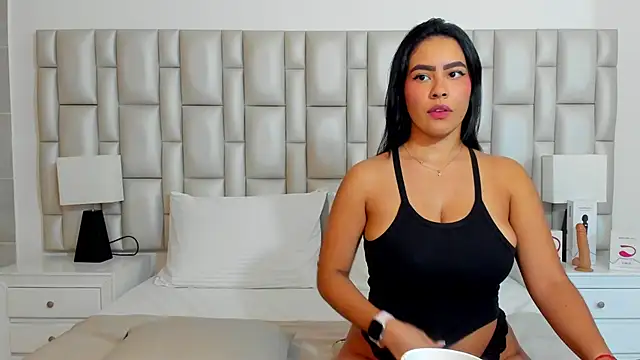 Snapshot of paola_katy_dicks chatting on March 5, 7:49 pm paola katy dicks online show from March 5, 7:49 pm