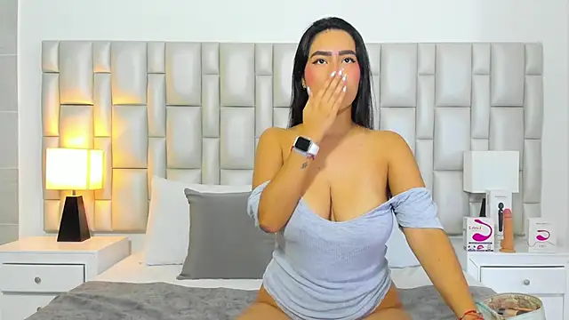 paola katy dicks online show from April 17, 8:01 pm