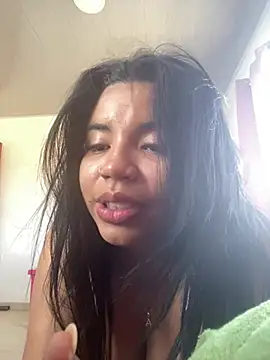 Lucy strong1 online show from March 1, 8:33 pm