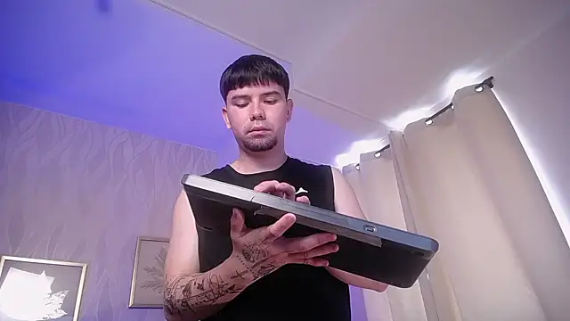 KaiStein online show from February 18, 6:26 pm