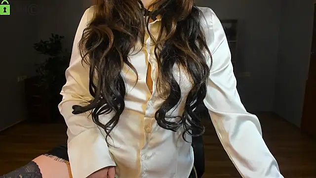 Snapshot of Effy_Royse chatting on July 15, 5:34 am Effy Royse online show from July 15, 5:34 am
