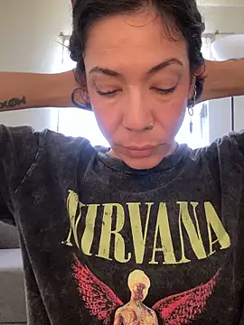 JeanneDuval8888 online show from April 4, 9:01 pm