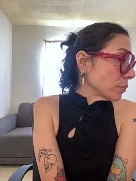 JeanneDuval8888 online show from April 7, 10:20 pm