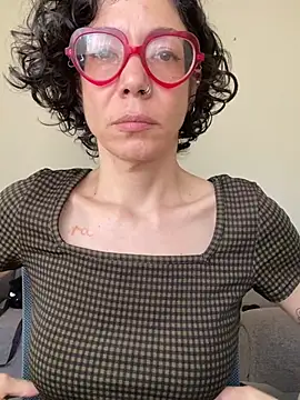 Snapshot of JeanneDuval8888 chatting on May 1, 10:47 pm JeanneDuval8888 online show from May 1, 10:47 pm