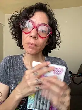 Snapshot of JeanneDuval8888 chatting on May 13, 9:44 pm JeanneDuval8888 online show from May 13, 9:44 pm