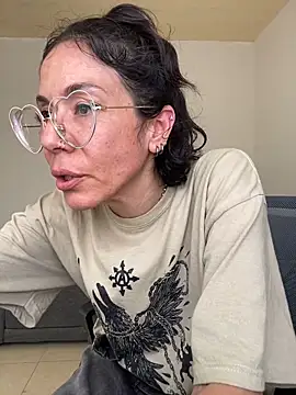Snapshot of JeanneDuval8888 chatting on June 4, 11:44 pm JeanneDuval8888 online show from June 4, 11:44 pm
