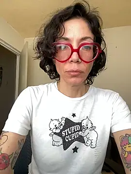 Snapshot of JeanneDuval8888 chatting on June 6, 9:41 pm JeanneDuval8888 online show from June 6, 9:41 pm