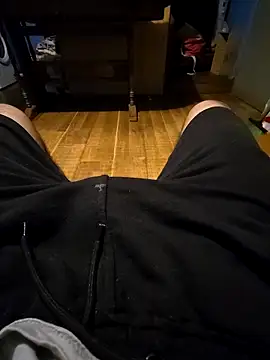 Snapshot of funny21r chatting on February 10, 7:12 am funny21r online show from February 10, 7:12 am