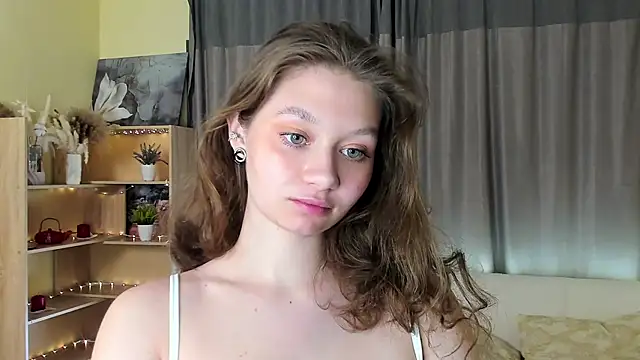 HolliBillig online show from April 8, 7:03 pm