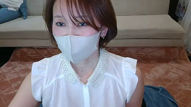 Snapshot of AI_channnnn chatting on March 6, 7:38 am AI channnnn online show from March 6, 7:38 am