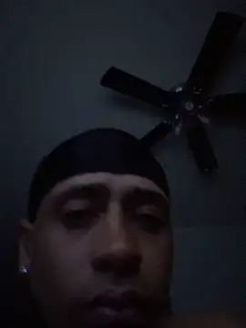 Snapshot of BEEDEEZEE chatting on April 12, 9:25 am BEEDEEZEE online show from April 12, 9:25 am