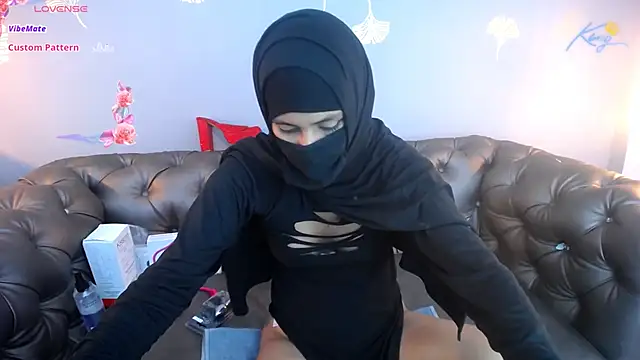 zahra zaid online show from April 18, 7:18 pm