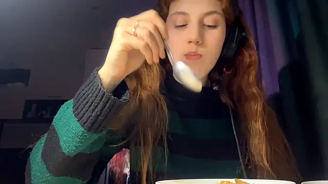 AliceCarrol online show from March 6, 3:41 pm