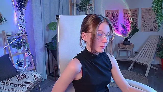 ElliFrankenweenie online show from April 22, 6:27 am