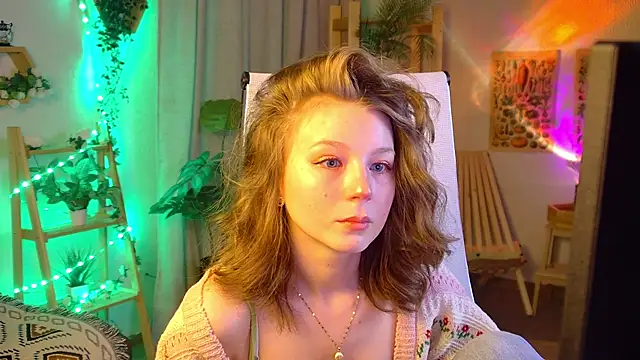 ElliFrankenweenie online show from April 25, 6:05 am