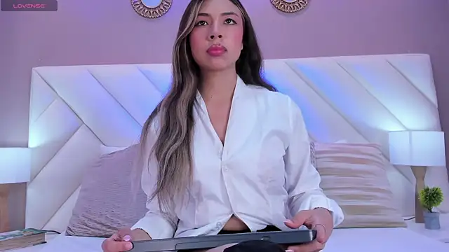 Snapshot of ValeryGomezz chatting on April 23, 3:14 pm ValeryGomezz online show from April 23, 3:14 pm