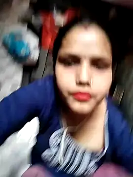 Snapshot of Nency_Love143 chatting on April 25, 10:18 am Nency Love143 online show from April 25, 10:18 am