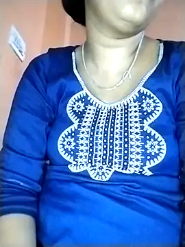 Snapshot of Nency_Love143 chatting on April 25, 6:49 pm Nency Love143 online show from April 25, 6:49 pm