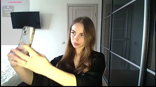  julia wonderful  online show from March 6, 12:12 pm