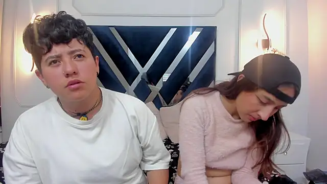 Gaia n Nix online show from April 18, 4:49 am