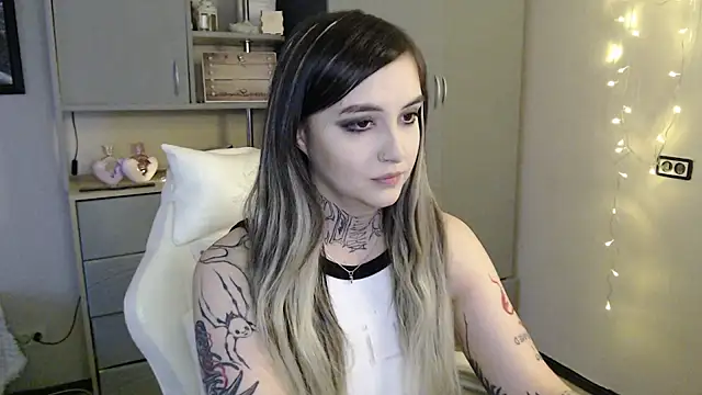 Rin Tozier online show from April 6, 1:47 am