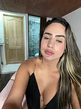 Snapshot of Miilana_ chatting on May 16, 12:07 am Miilana online show from May 16, 12:07 am