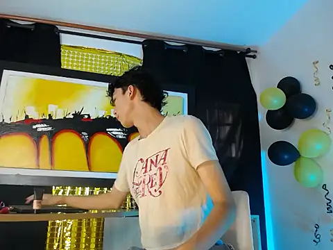 jullian ricci online show from March 16, 8:13 pm