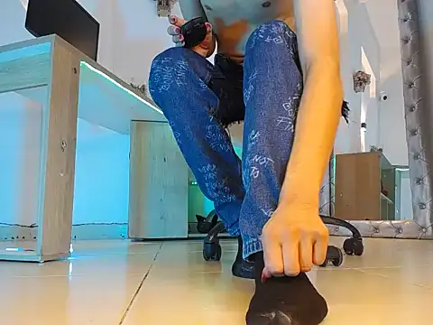 jullian ricci online show from April 11, 8:24 pm