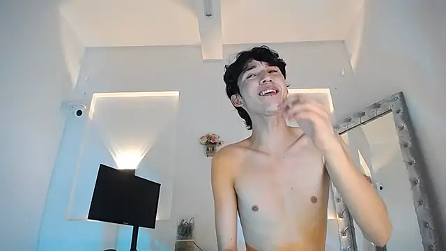 jullian ricci online show from April 21, 8:34 pm