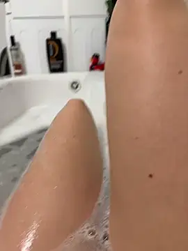 Snapshot of Ninimaus chatting on March 1, 5:48 pm Ninimaus online show from March 1, 5:48 pm