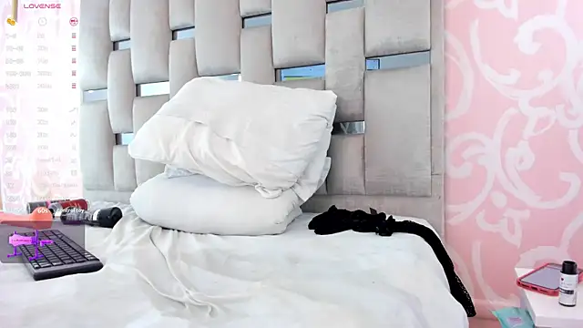 Alanna-Rose online show from April 21, 2:51 am