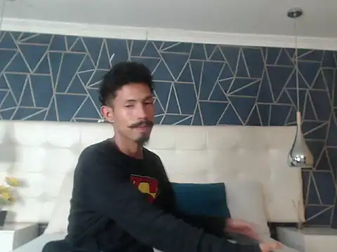 NoaahTylor online show from February 14, 6:37 pm