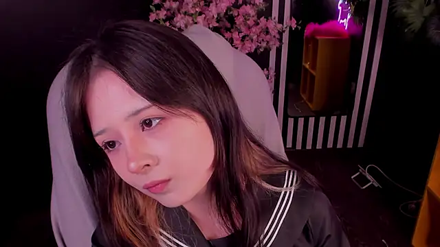 Snapshot of May_Ling chatting on July 26, 11:39 am May Ling online show from July 26, 11:39 am