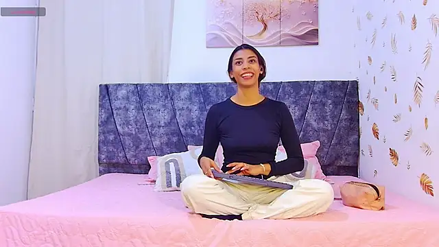 MelanyStone  online show from April 6, 1:12 pm