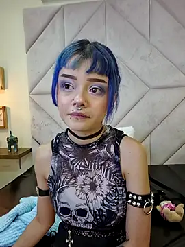 Sateh and Hikary online show from April 18, 9:15 pm