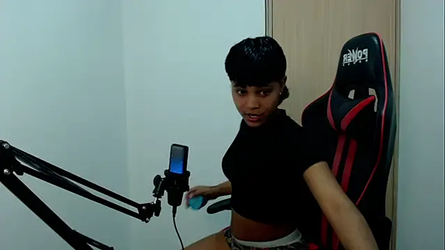 CherryGirlsXX online show from March 7, 1:46 am