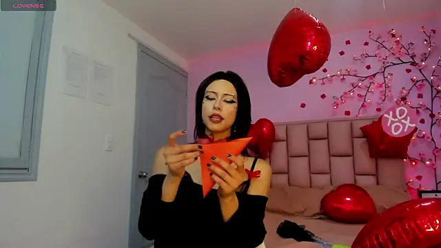 emma cg online show from February 13, 9:00 pm