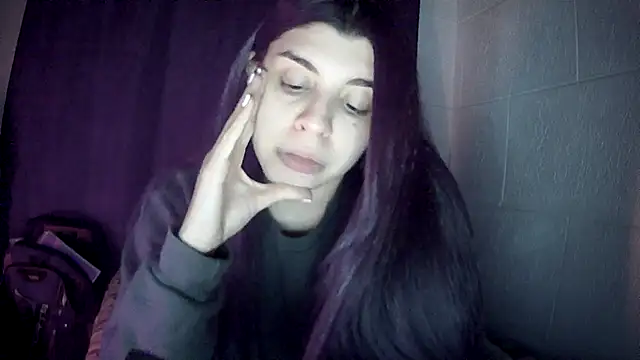 Snapshot of violetazein7 chatting on July 14, 4:06 am violetazein7 online show from July 14, 4:06 am