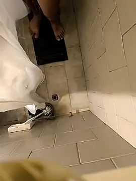 Snapshot of mamichula266 chatting on March 13, 3:46 am mamichula266 online show from March 13, 3:46 am