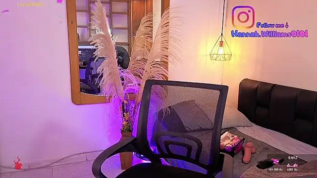 Hanna Williams   online show from March 5, 3:13 am