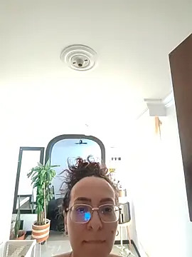 Snapshot of Alexia--27 chatting on March 1, 5:15 pm Alexia--27 online show from March 1, 5:15 pm