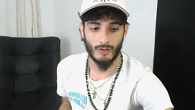 LovexJuxn8 online show from February 13, 7:43 pm