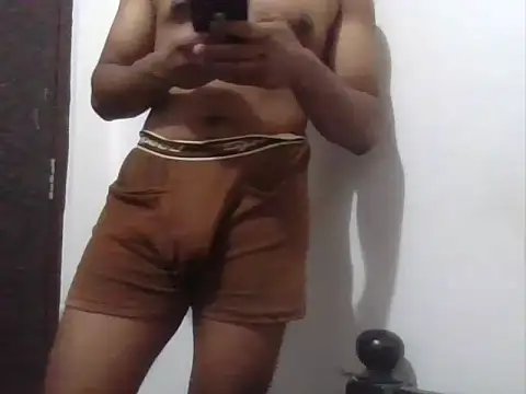 Snapshot of muscledad111 chatting on May 14, 7:09 pm muscledad111 online show from May 14, 7:09 pm