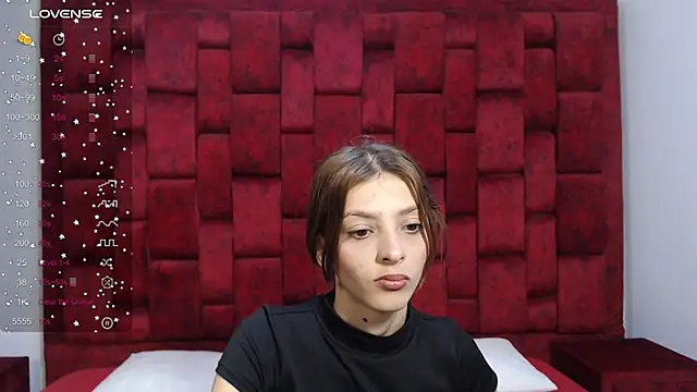 Snapshot of barby_jones25 chatting on June 16, 12:41 pm barby jones25 online show from June 16, 12:41 pm