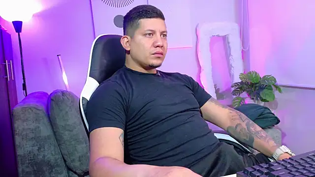  robertobaggioo online show from June 18, 12:53 pm