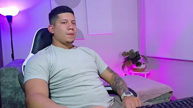  robertobaggioo online show from July 6, 5:04 am