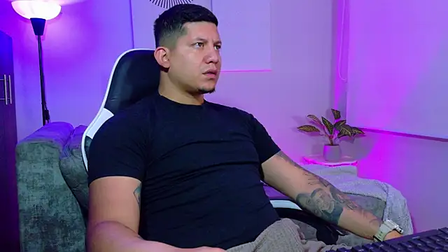  robertobaggioo online show from July 30, 12:15 pm