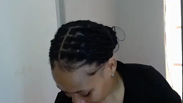 BootyCaramelxx online show from April 12, 9:47 am