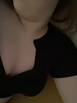 LixuryBaby online show from February 15, 6:32 am