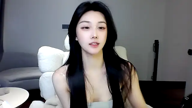 MedeLineayr online show from April 25, 2:58 pm